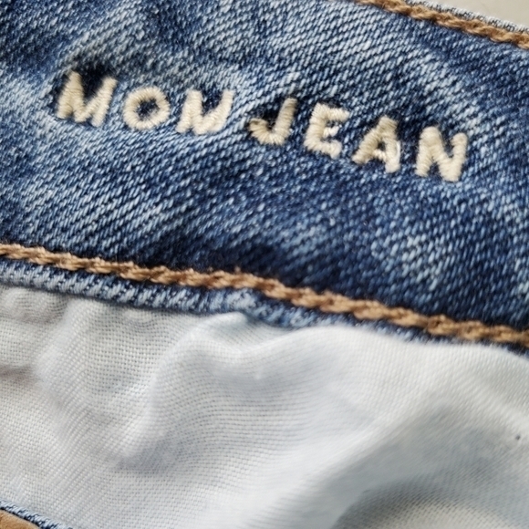 American Eagle Women's High Rise Tapered Mom Jeans in Stretch Denim Short Inseam - Picture 10 of 13